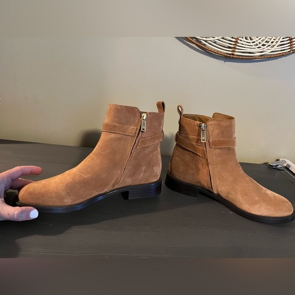 Sam Edelman Nolynn Buckle Bootie NWOB - Picture 4 of 8